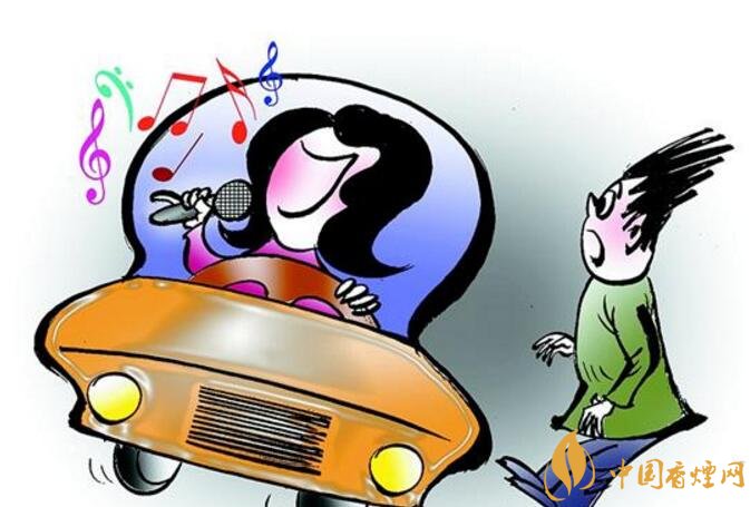 開車抽煙扣分嗎，2018年開車抽煙如何處罰