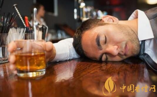 醫(yī)生勸告：這8個時刻抽煙 危害是平時的10倍