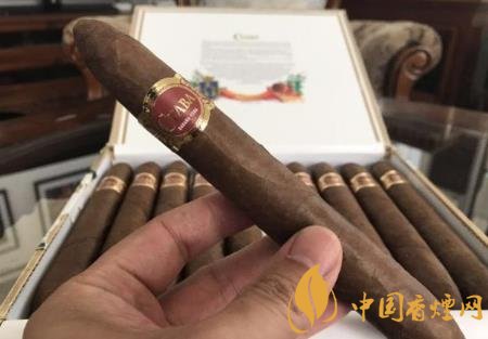 庫阿巴杰出雪茄圖片及口感品析 適合老茄客的一款雪茄！